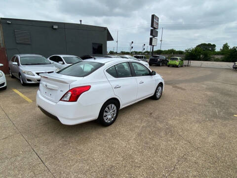 2018 Nissan Versa
