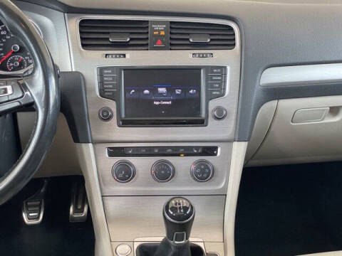 2017 Volkswagen Golf TSI Wolfsburg Edition