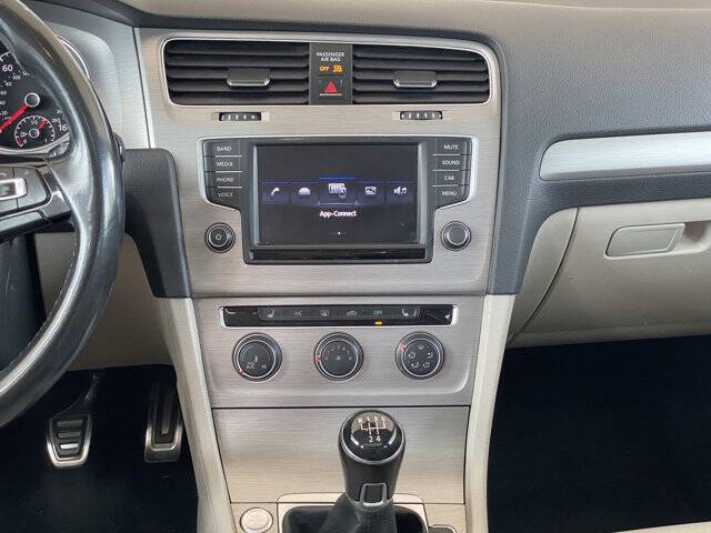 2017 Volkswagen Golf TSI Wolfsburg Edition