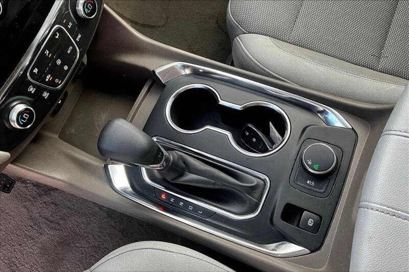 2021 Chevrolet Traverse LT Cloth