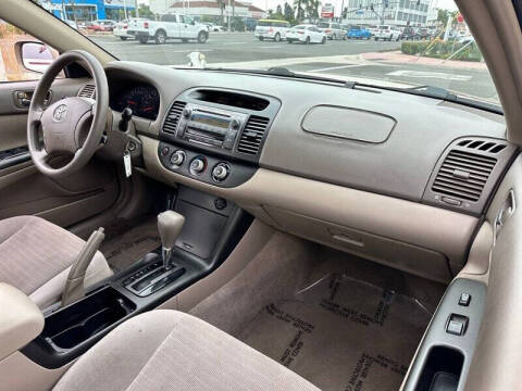 2006 Toyota Camry Standard
