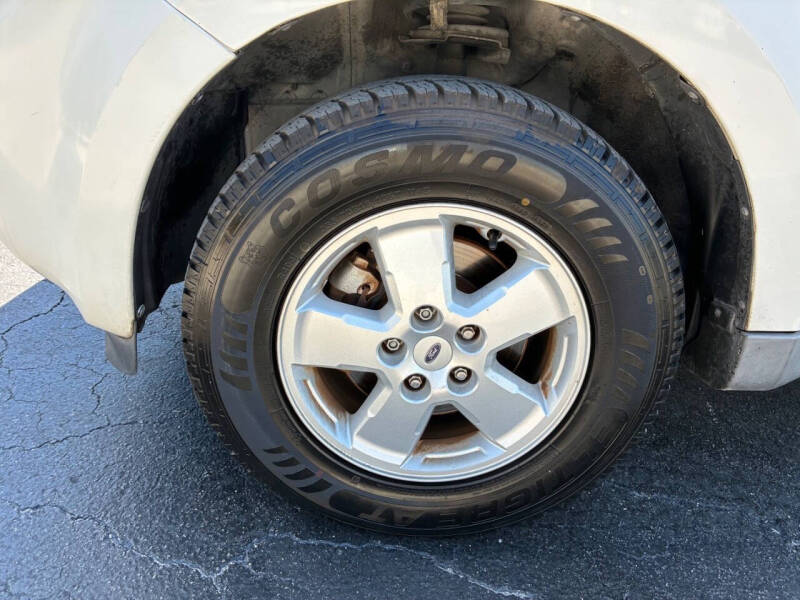 2009 Ford Escape XLS