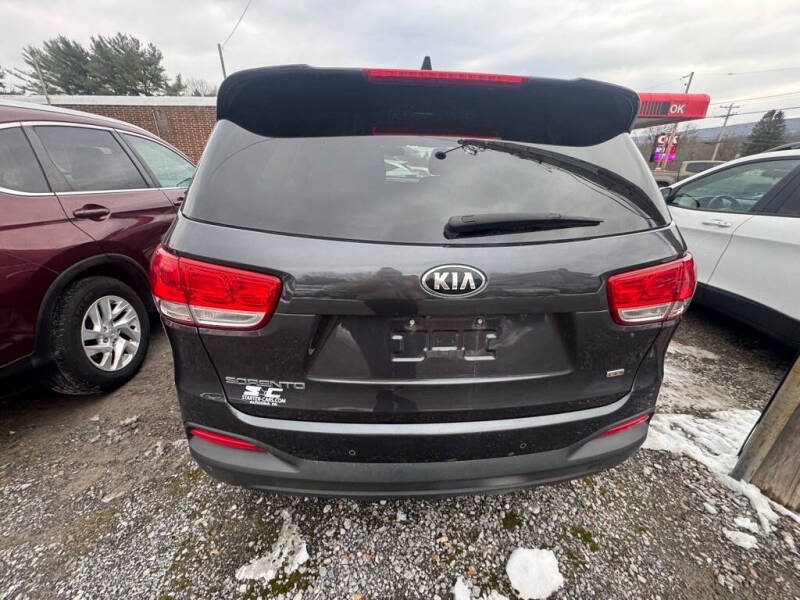 2016 Kia Sorento LX