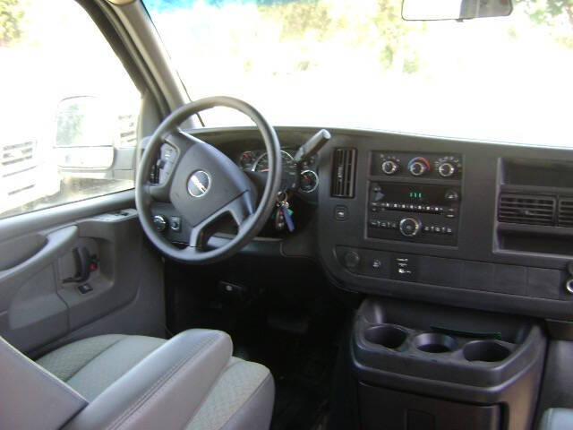 2010 GMC Savana LT 3500