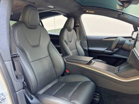 2023 Tesla Model X Standard Range