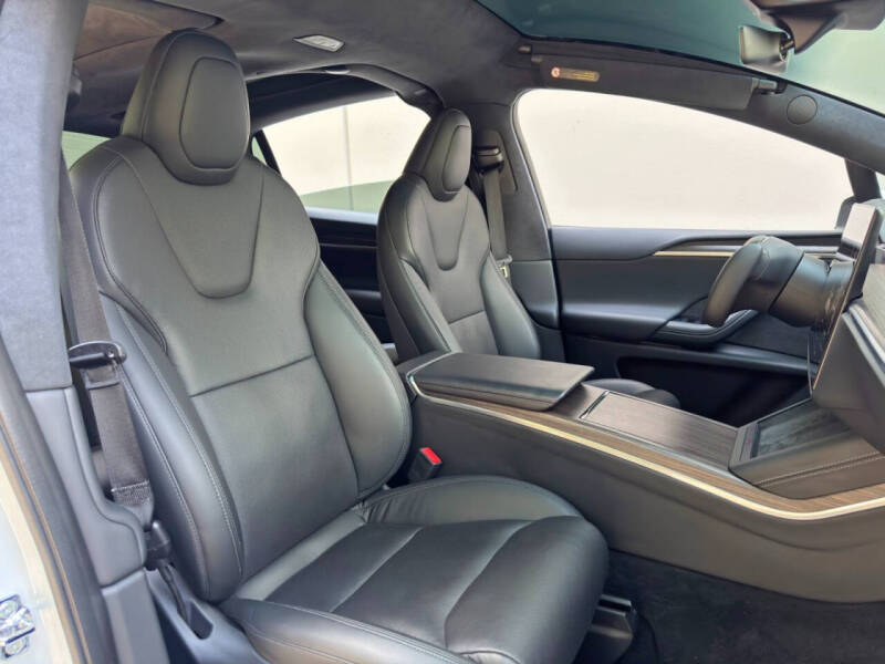 2023 Tesla Model X Standard Range