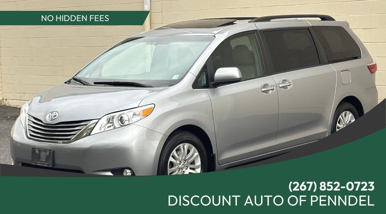 2016 Toyota Sienna XLE 7-Passenger Auto Access Seat