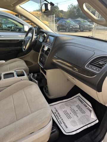 2013 Chrysler Town and Country Touring