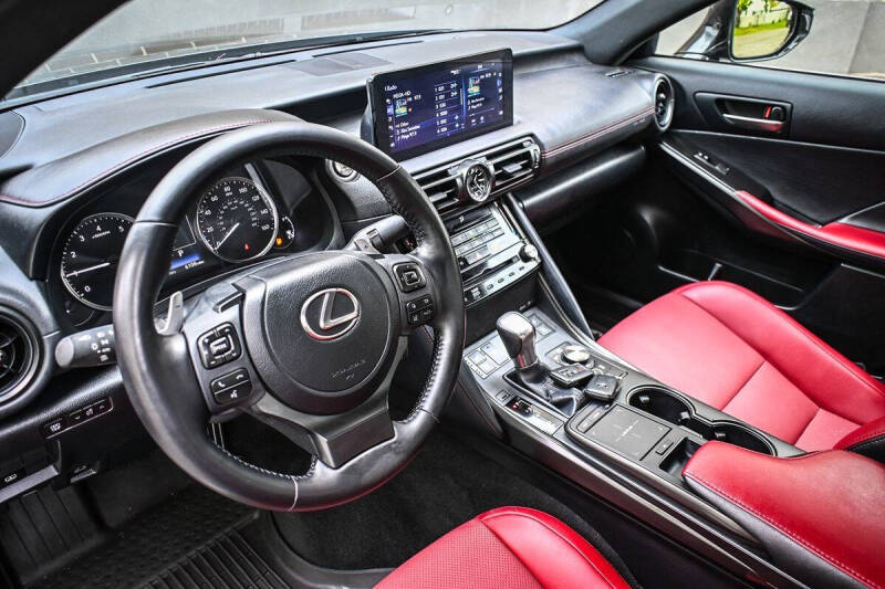 2023 Lexus IS 300