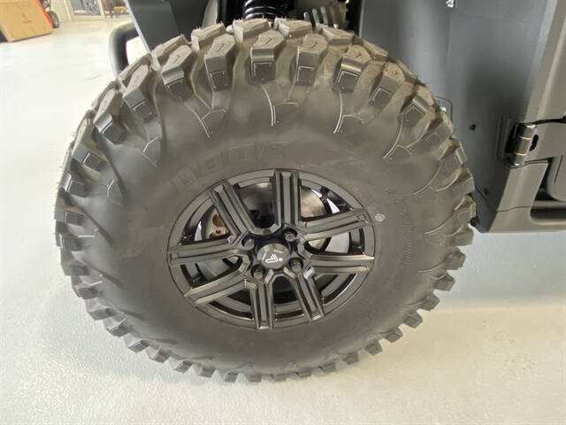 2025 Segway UT10 CREW