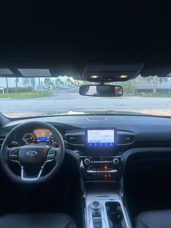 2022 Ford Explorer ST-Line