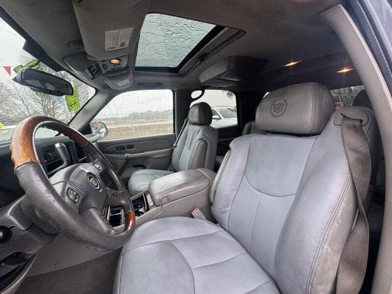 2004 Cadillac Escalade