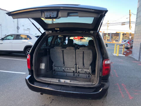 2006 Dodge Grand Caravan SE