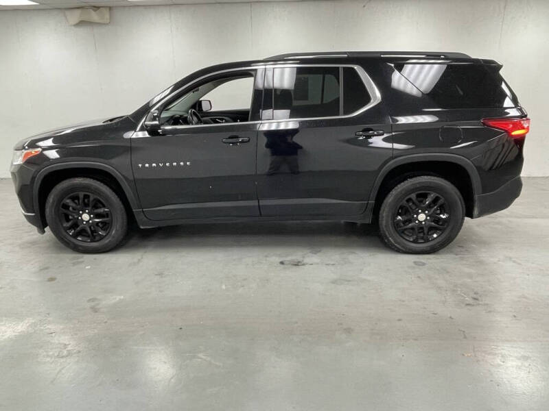 Used 2019 Chevrolet Traverse 1LT with VIN 1GNERGKW2KJ296438 for sale in Celina, OH