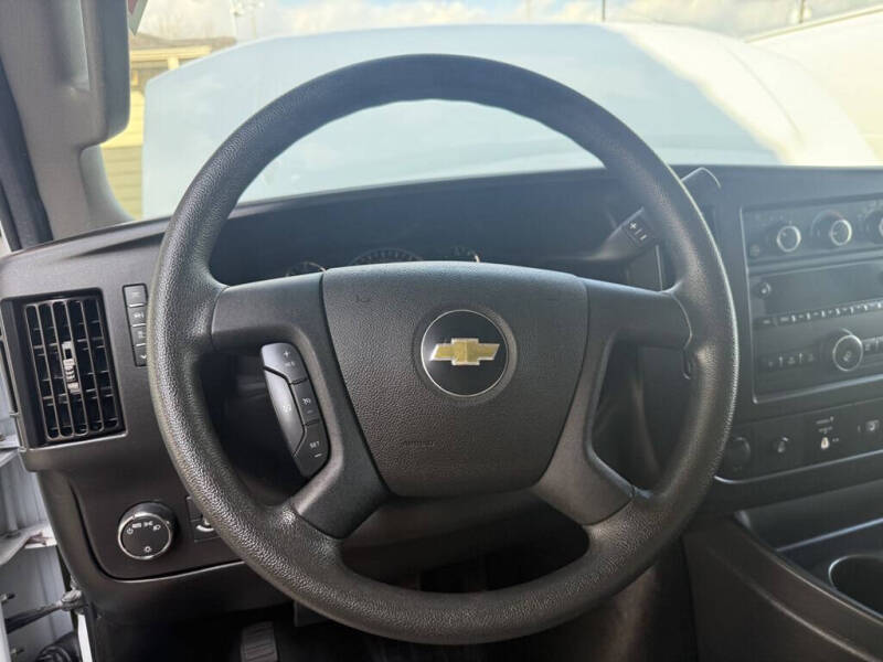 2022 Chevrolet Express 2500