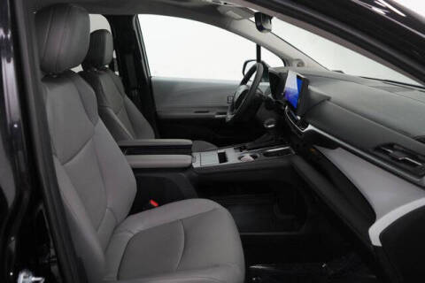 2025 Toyota Sienna XLE 7-Passenger