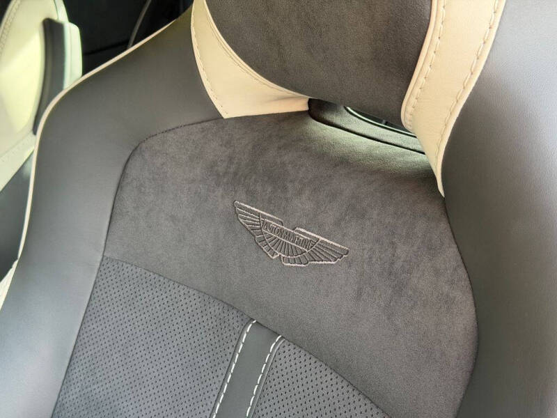 2023 Aston Martin DB11 Volante