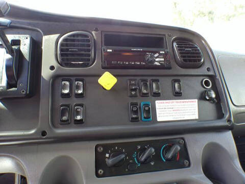 2015 Freightliner M2 106