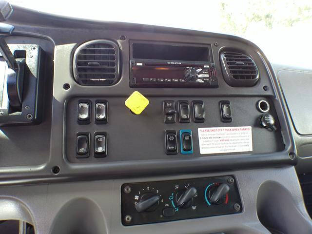 2015 Freightliner M2 106