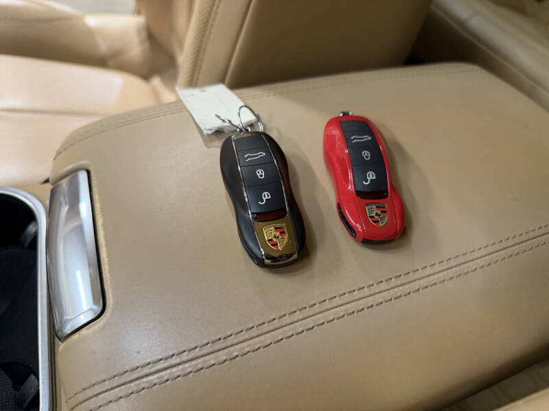 2017 Porsche Cayenne GTS