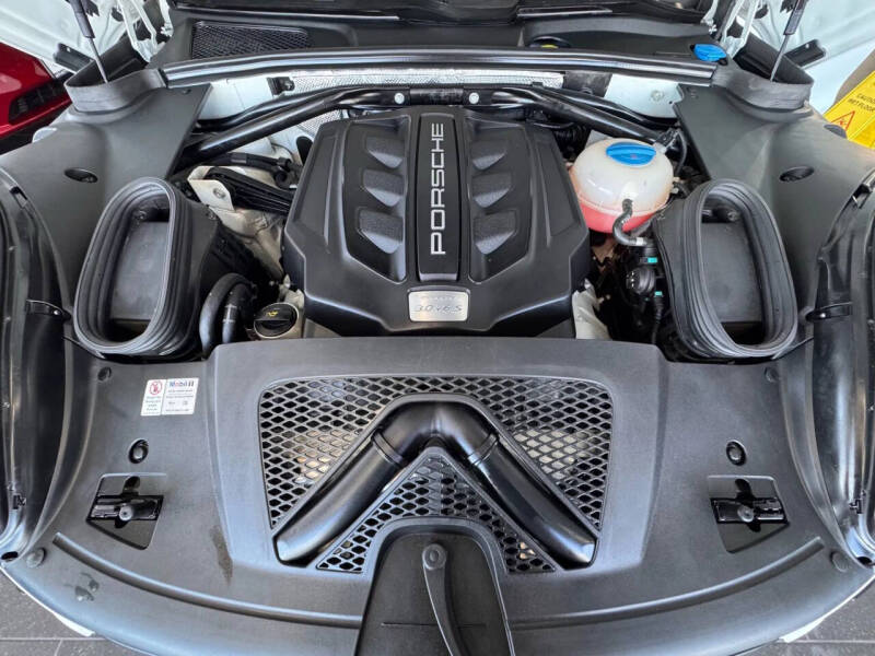 2016 Porsche Macan S