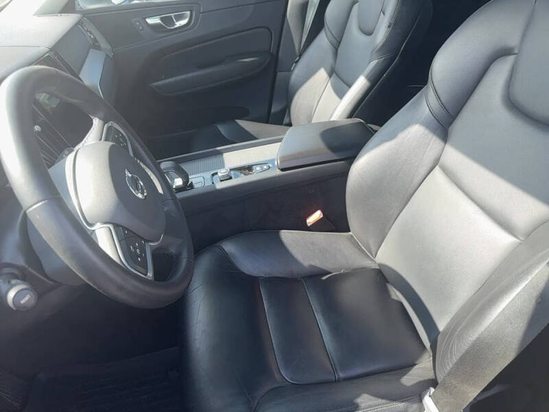 2023 Volvo XC60 B5 Core