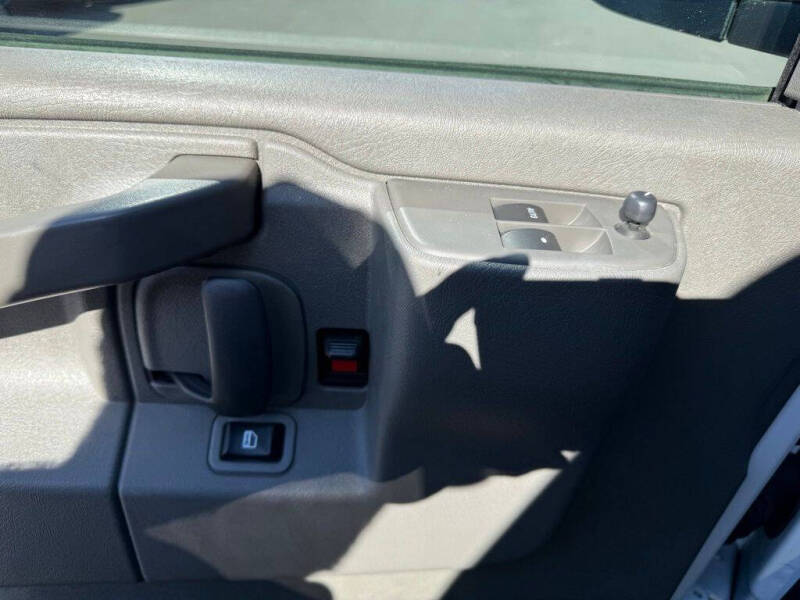 2023 GMC Savana 2500