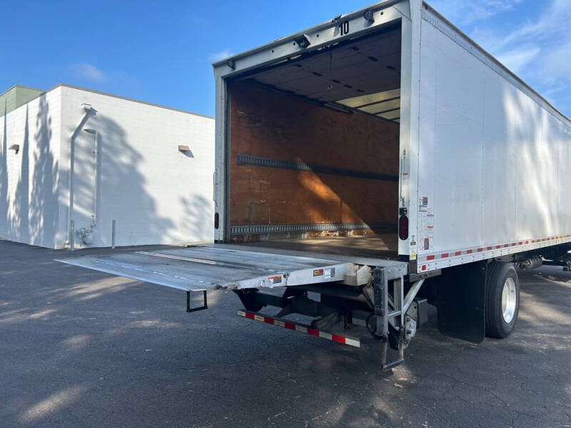 2022 Freightliner M2 106