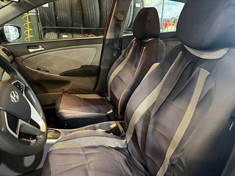 2012 Hyundai Accent GS