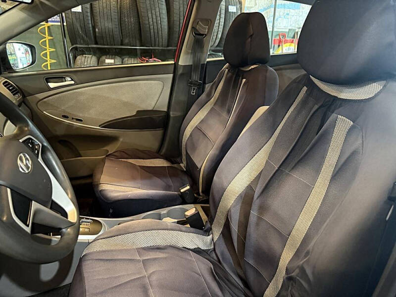 2012 Hyundai Accent GS