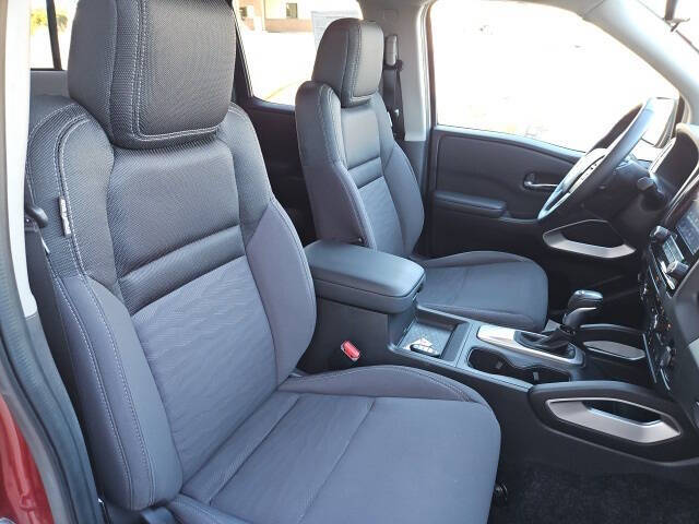 2022 Nissan Frontier SV