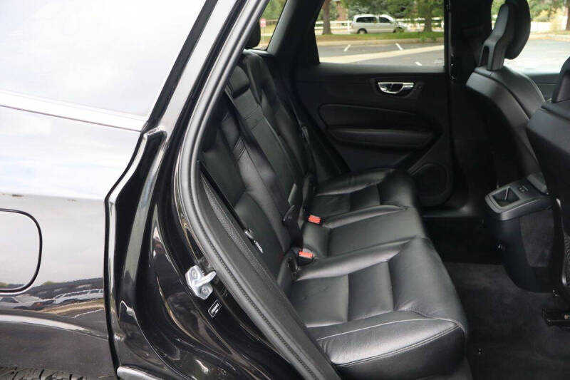 2019 Volvo XC60 T5 Momentum