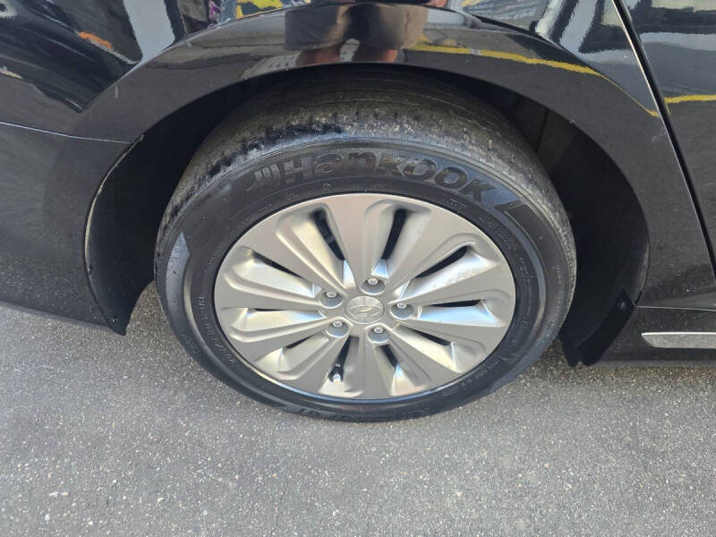 2017 Hyundai Sonata Hybrid SE