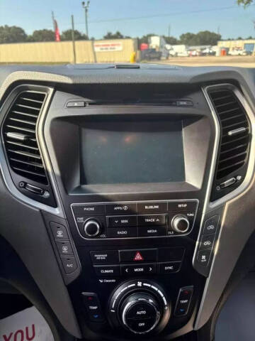 2017 Hyundai Santa Fe SE