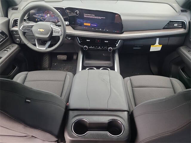 2025 Chevrolet Suburban LS