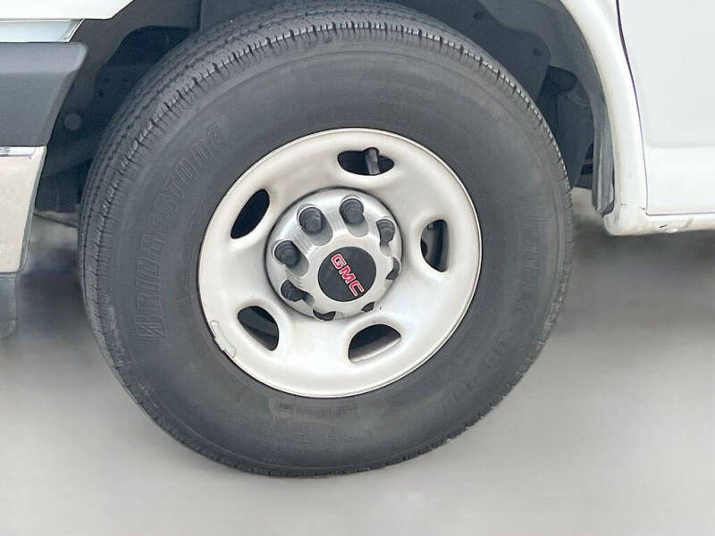 2025 GMC Savana 2500