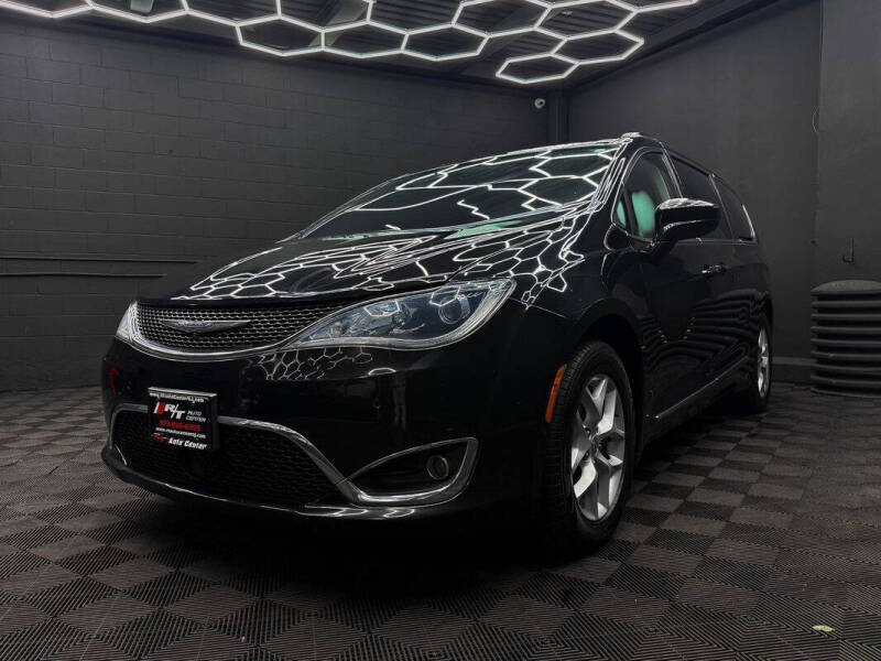 2017 Chrysler Pacifica Touring-L Plus