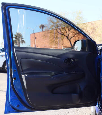 2012 Nissan Versa 1.6 SV