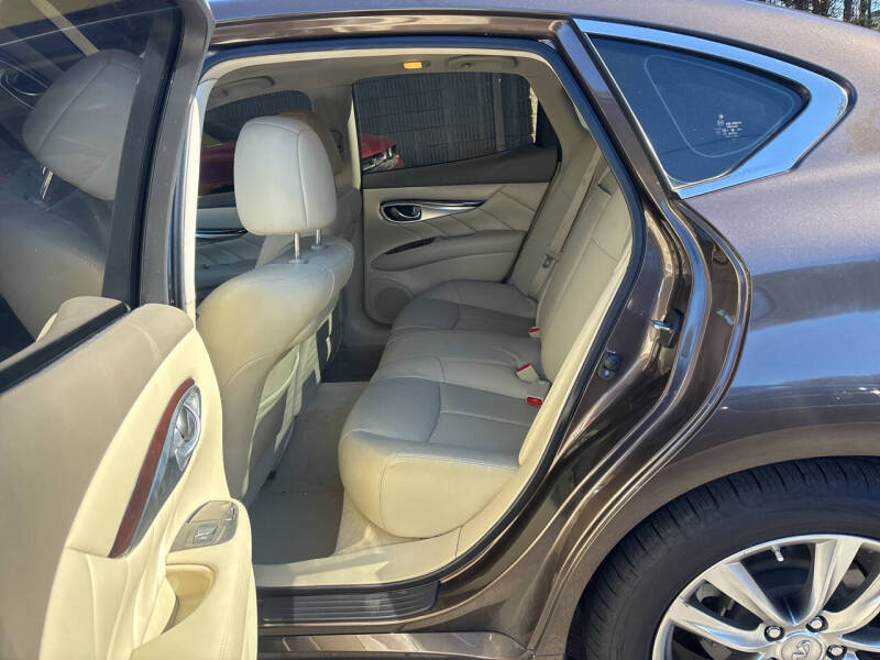 2016 Infiniti Q70 Hybrid