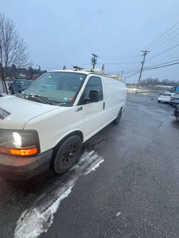 2014 Chevrolet Express Cargo Work Van's photo