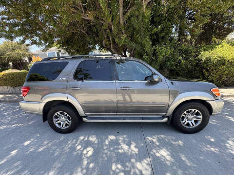 2004 Toyota Sequoia SR5