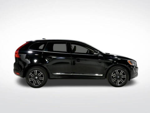 2017 Volvo XC60 T5 Dynamic