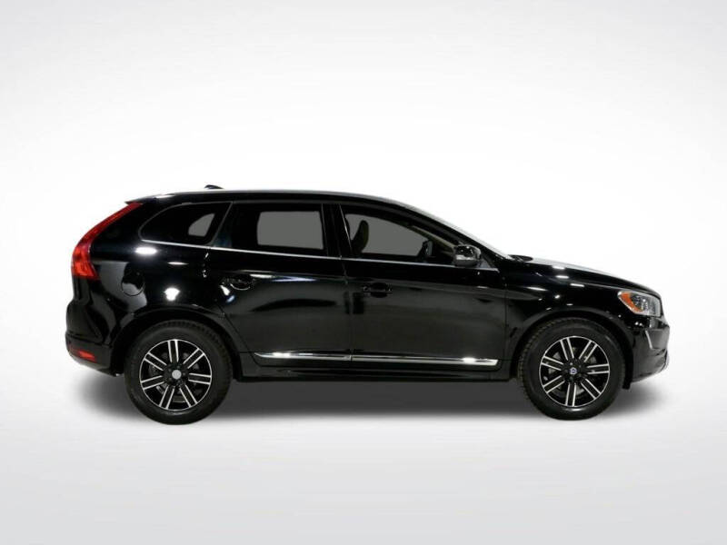 2017 Volvo XC60 T5 Dynamic