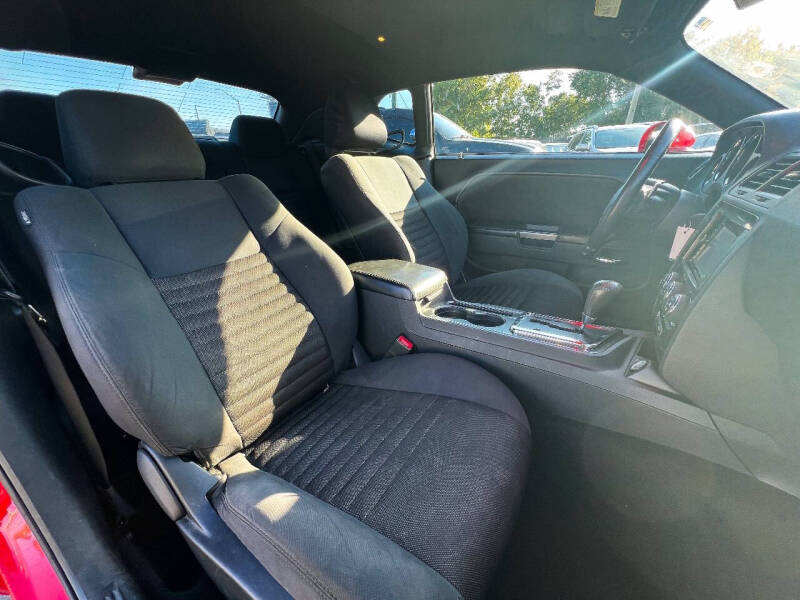 2014 Dodge Challenger SXT