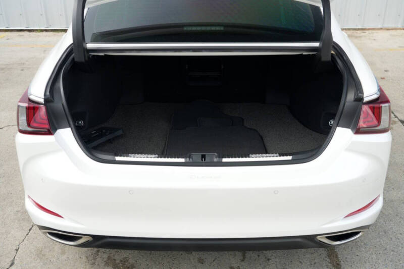 2024 Lexus ES 350 Ultra Luxury