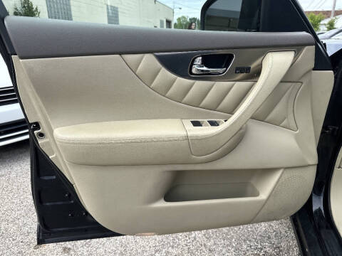 2011 Infiniti FX35