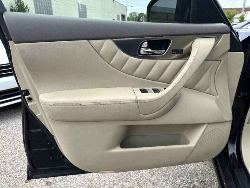 2011 Infiniti FX35