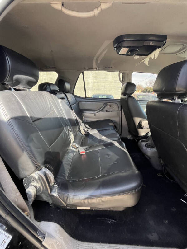 2003 Toyota Sequoia SR5