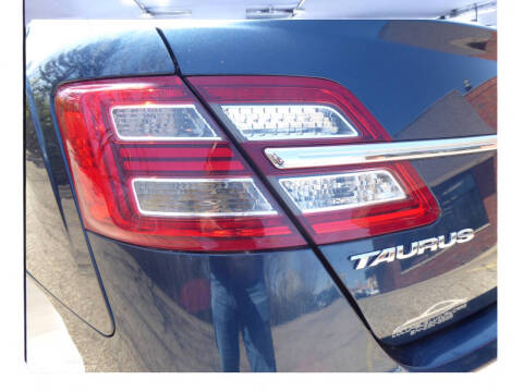 2017 Ford Taurus SEL