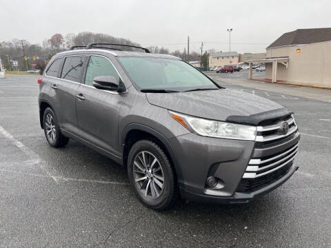 2018 Toyota Highlander for sale at Reliable Auto Sales in Dumfries VA